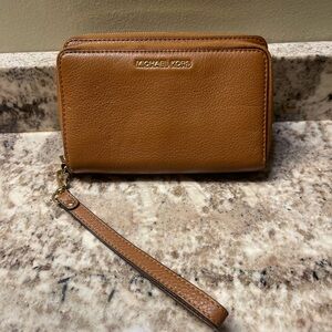 Michael Kors wristlet/wallet